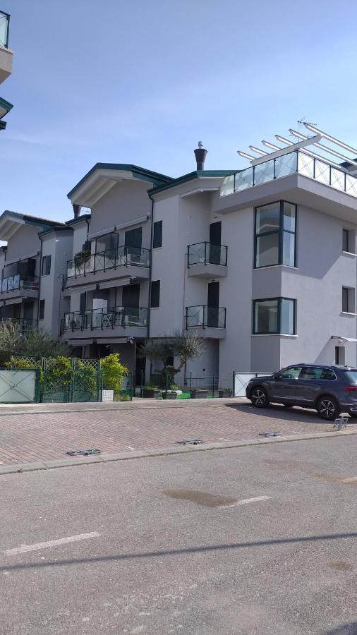 Delle Rose Apartment Eraclea Mare Exterior foto